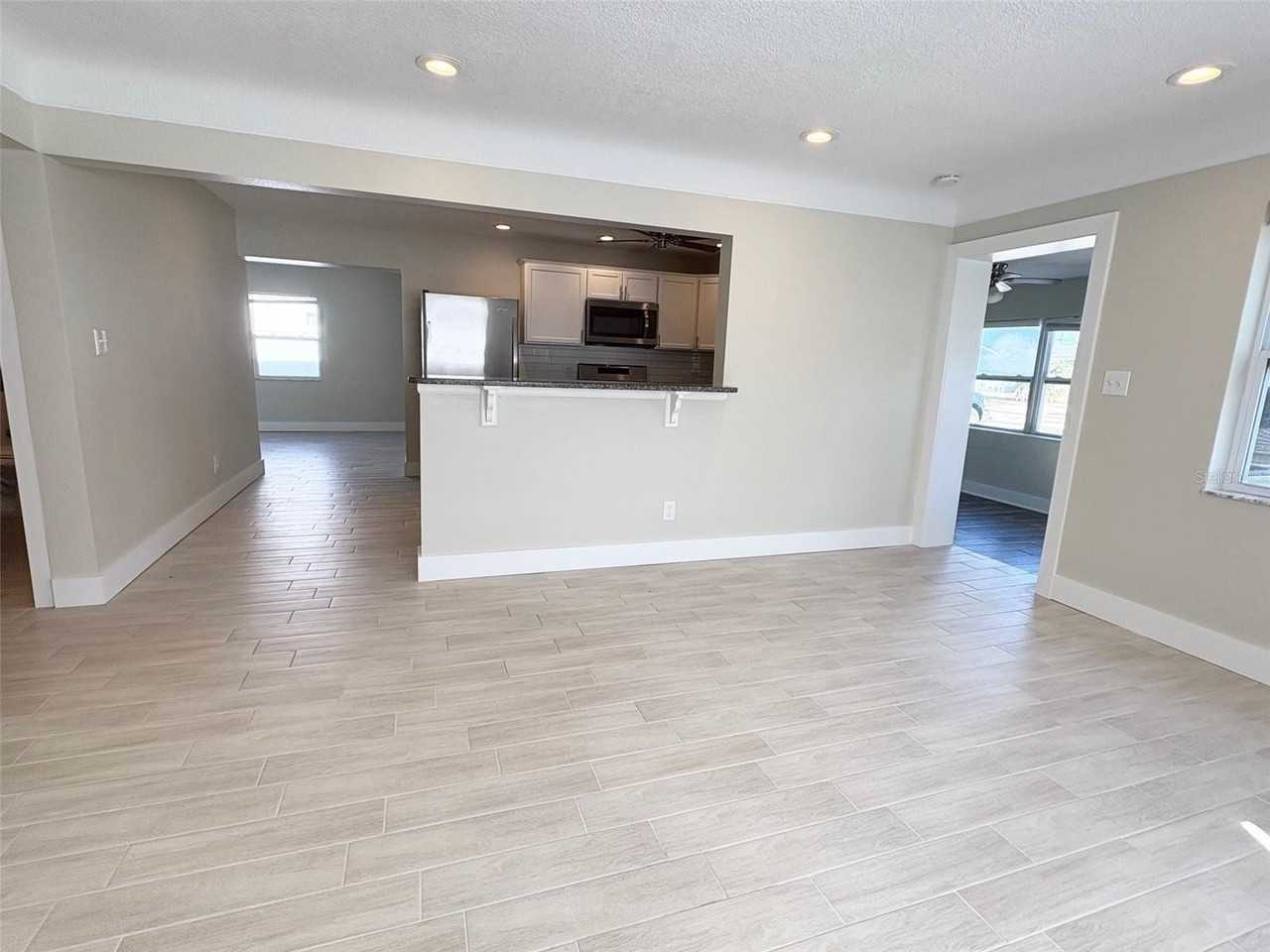 736 86th Ave N - Photo 4 of 30