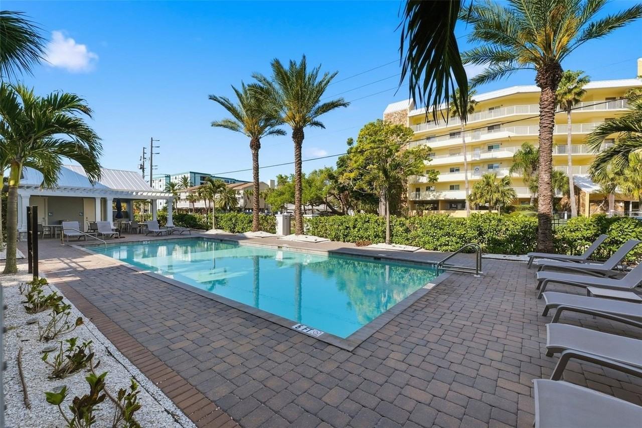 2516 Coral Ct - Photo 4 of 50