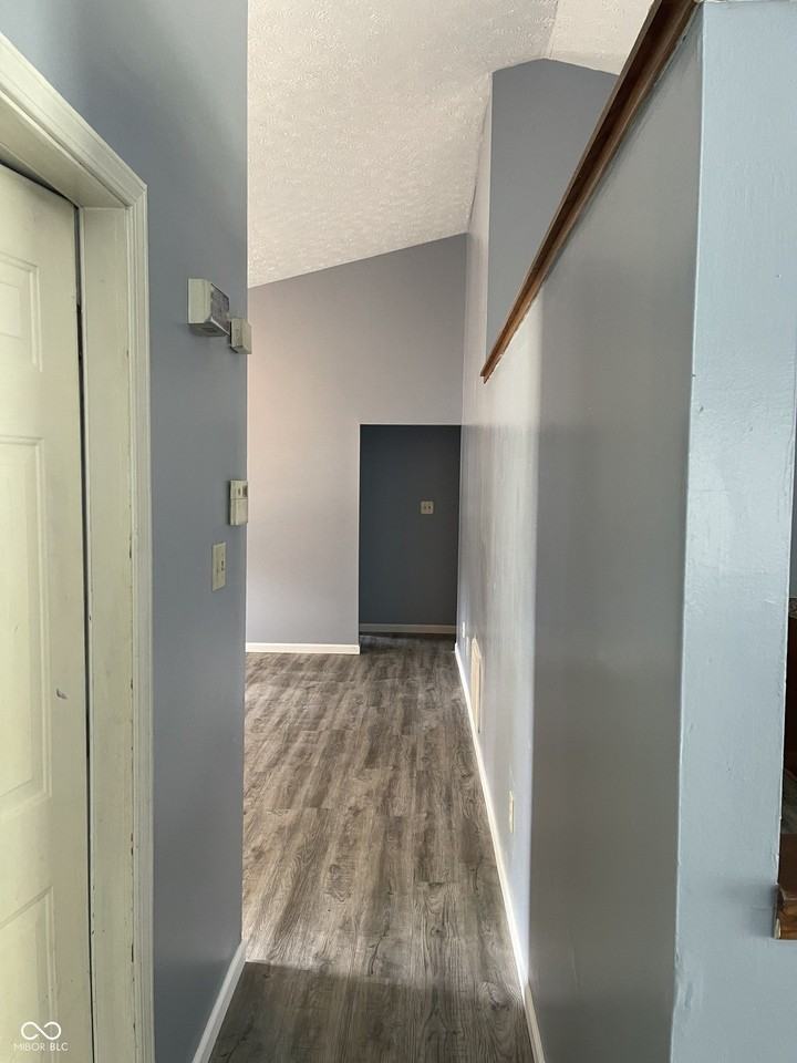 6268 Glenshire Ln - Photo 5 of 14