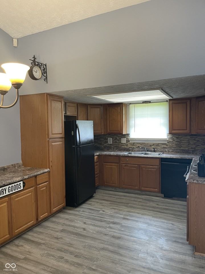 6268 Glenshire Ln - Photo 6 of 14