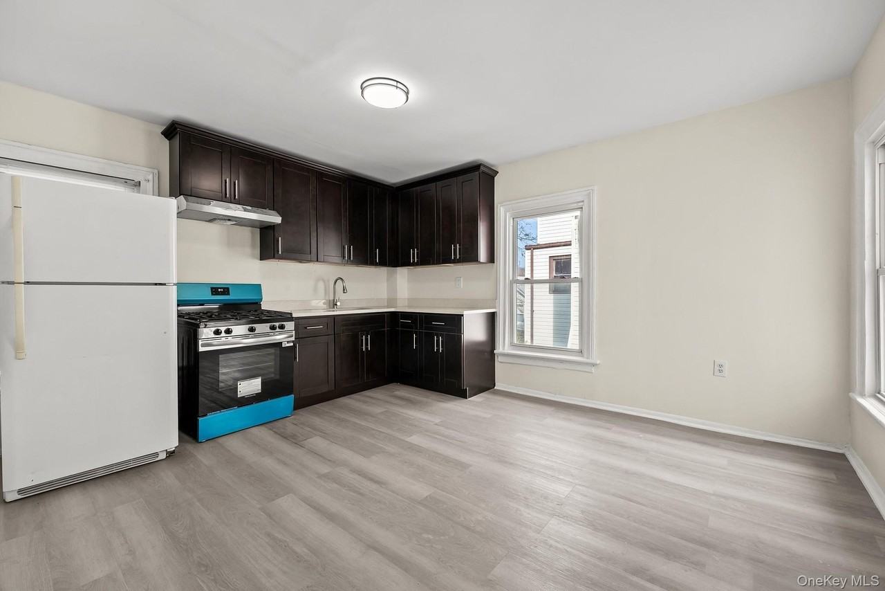 11 Lafayette Pl #2