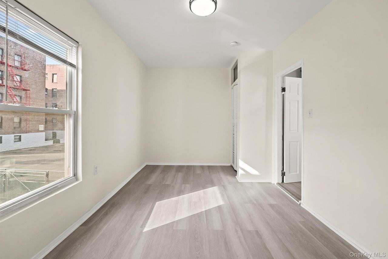 11 Lafayette Pl #2 - Photo 4 of 9