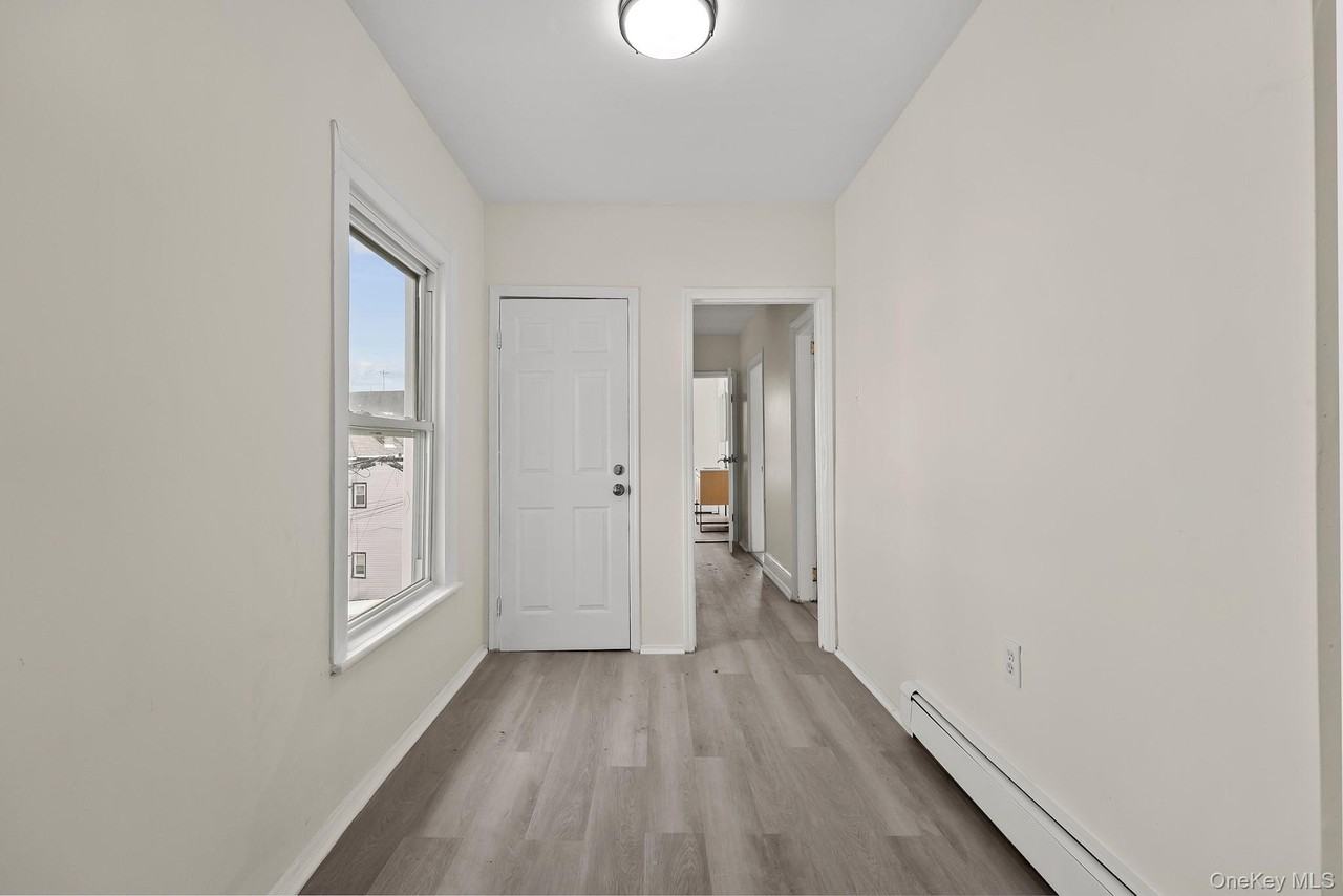 11 Lafayette Pl #2 - Photo 5 of 9