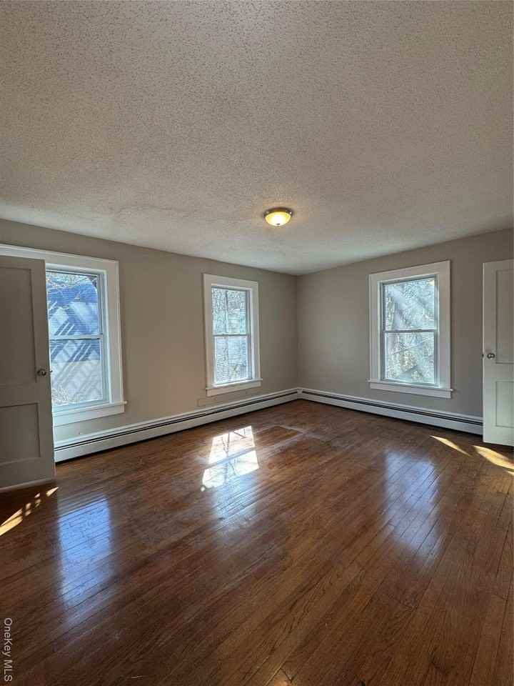 440 N Main St - Photo 5 of 19