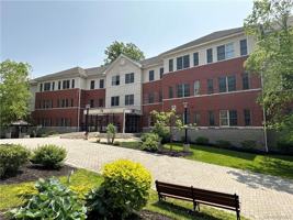 featured image of 75 Quaker Ave Apt 316