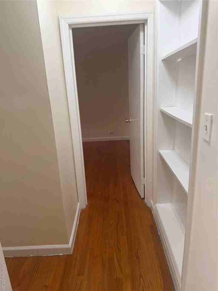 11 Lawrence St Bsmt 1b - Photo 2 of 7