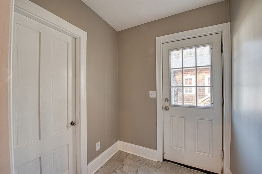 970 N Main St Unit 1 - Photo 7 of 18