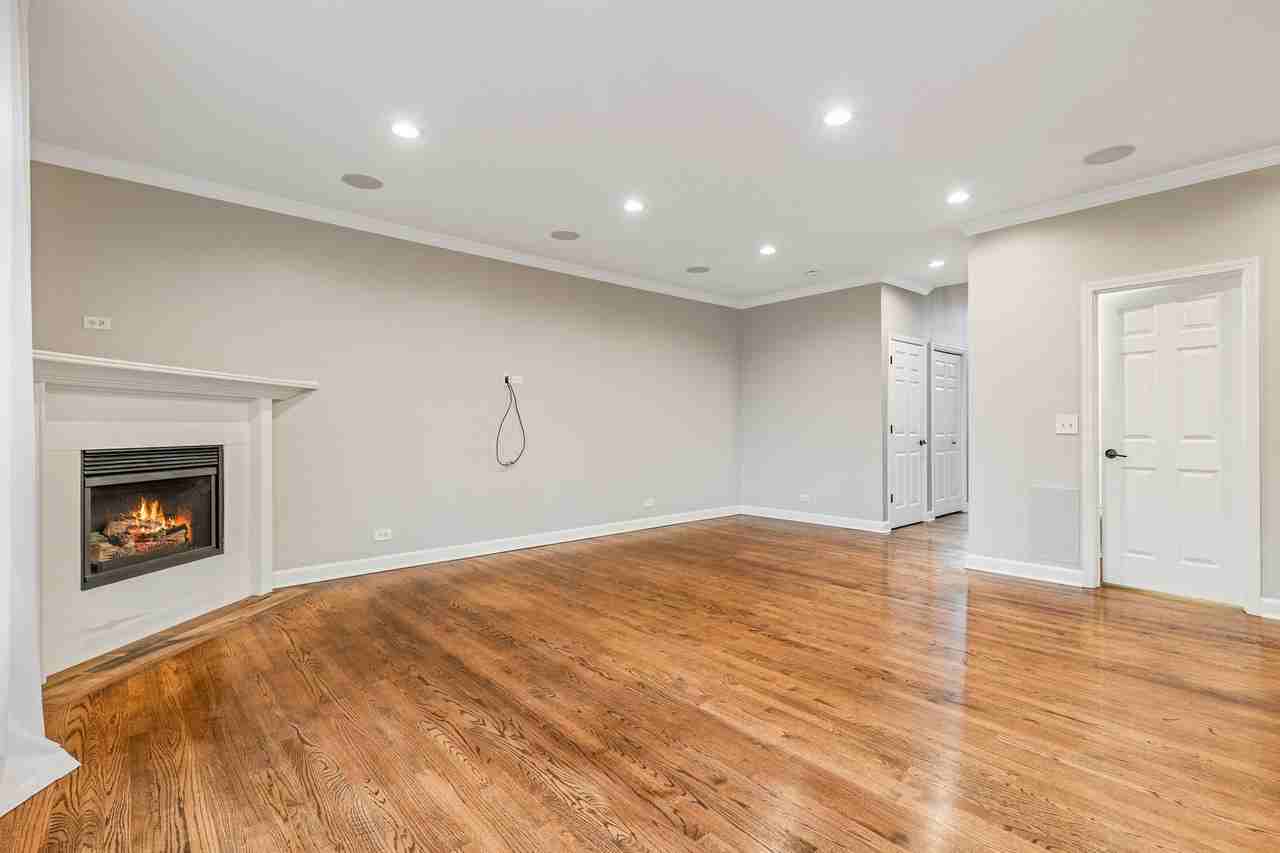 1432 E Katie Ln - Photo 3 of 43