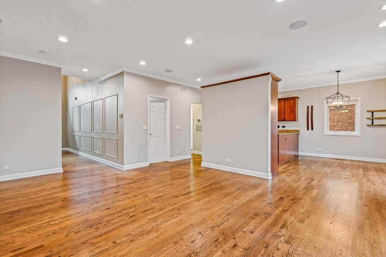 1432 E Katie Ln - Photo 5 of 43