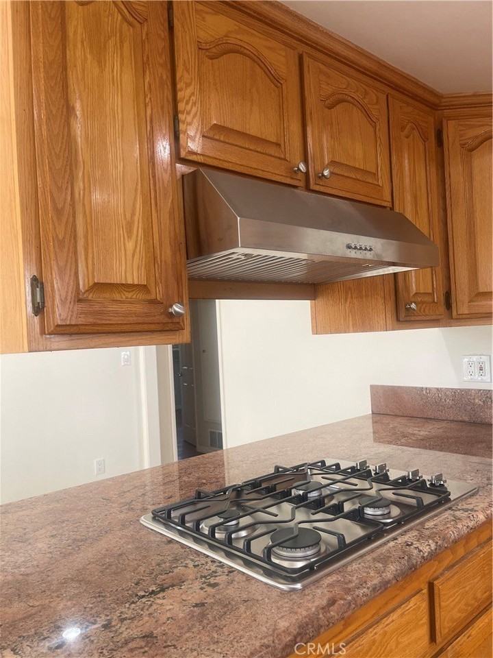 18007 Belshire Ave - Photo 7 of 38