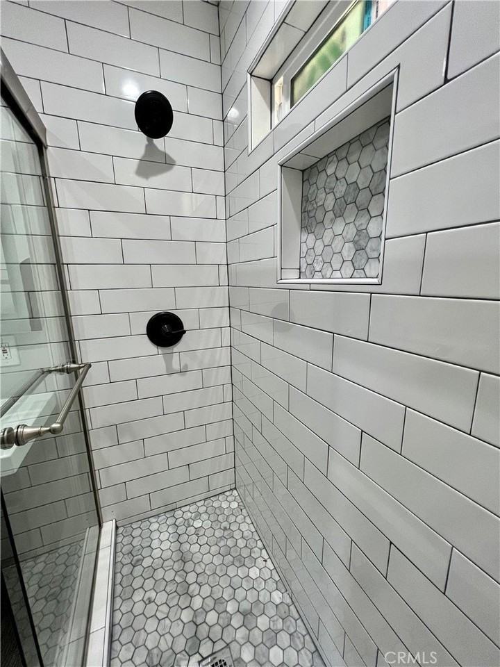 457 Seaward Rd #B - Photo 6 of 15