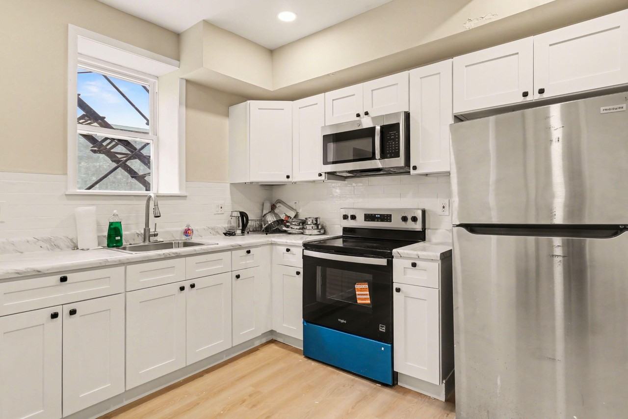 Chester Ave - Photo 2 of 14