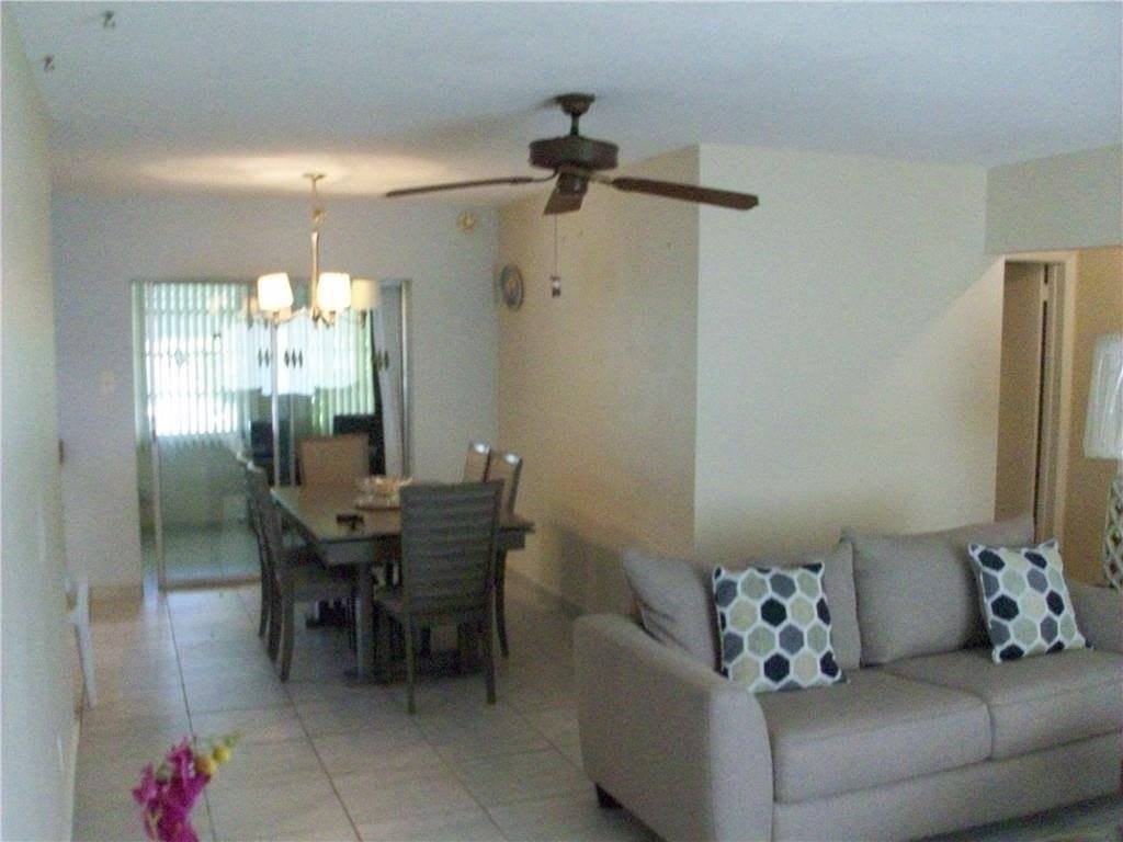 5039 Nw 42nd St - Photo 4 of 36