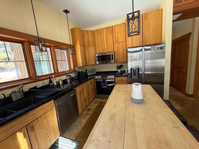 150 Woodcrest Rd - Photo 3 of 16