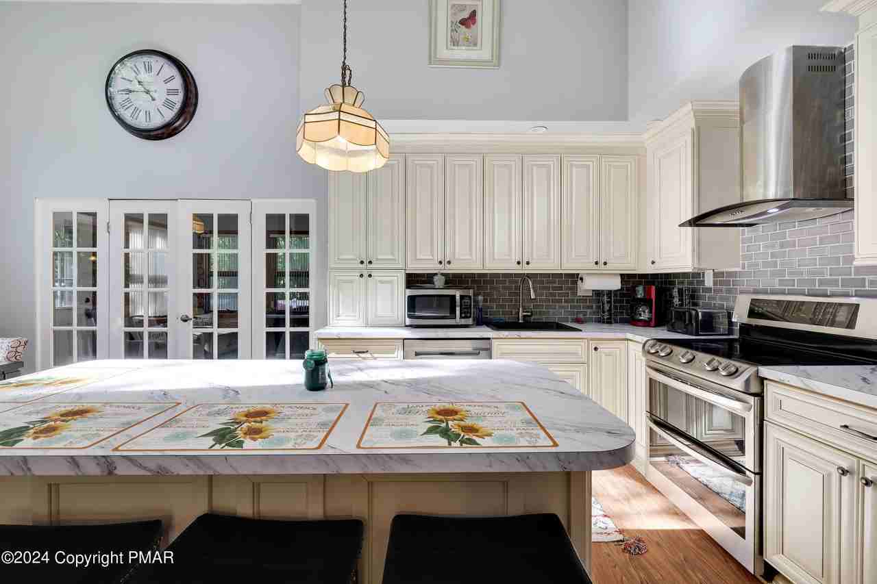 2933 Melody Ln - Photo 6 of 43