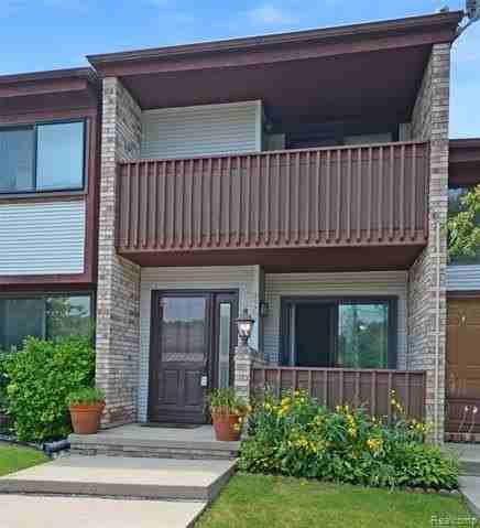 34900 Mercer - Photo 2 of 23