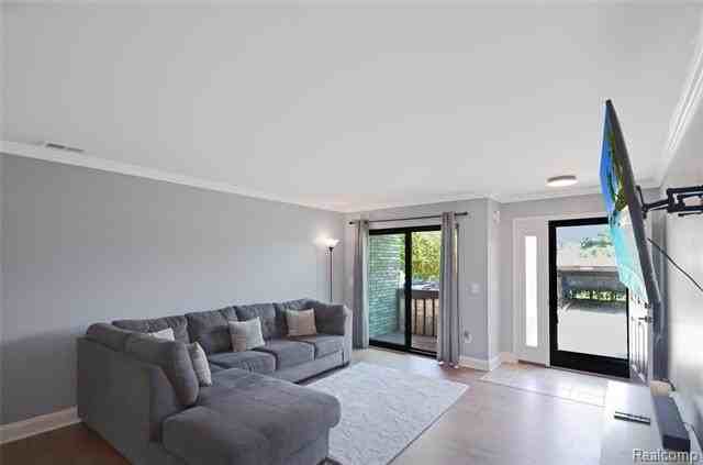 34900 Mercer - Photo 6 of 23