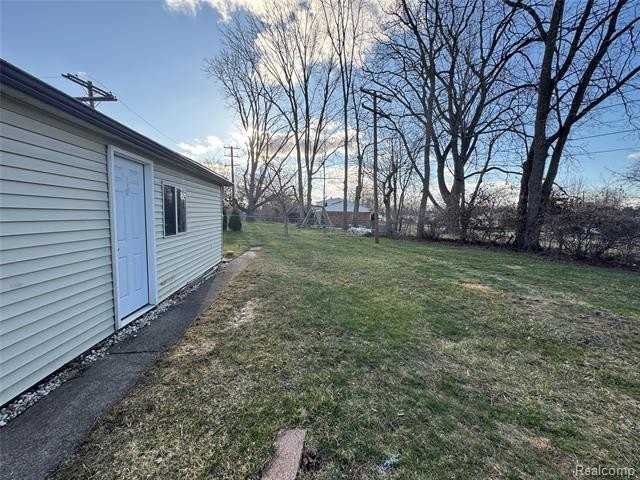 14483 Garden St - Photo 4 of 16