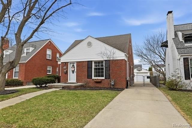 1906 Oxford Rd - Photo 3 of 25