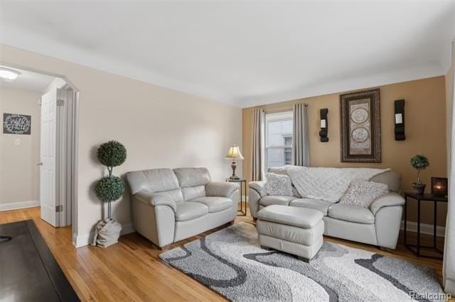 1906 Oxford Rd - Photo 4 of 25