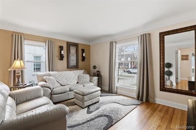 1906 Oxford Rd - Photo 5 of 25