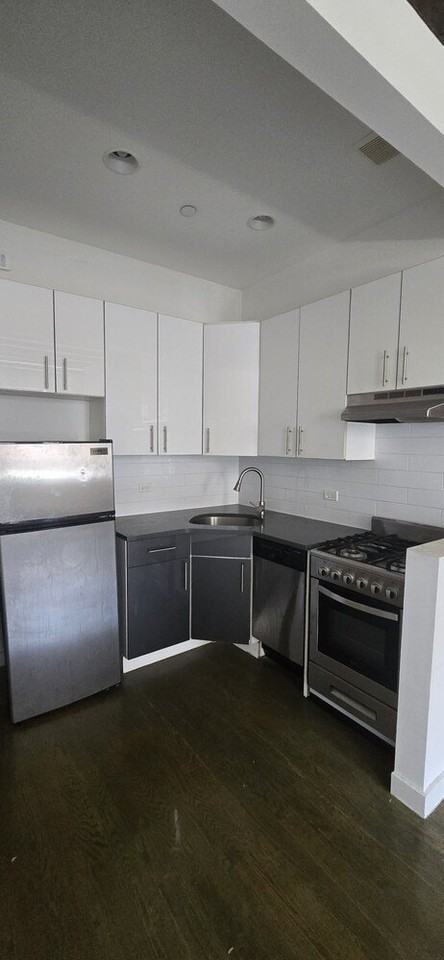 400 Stanhope St #1 - Photo 3 of 4