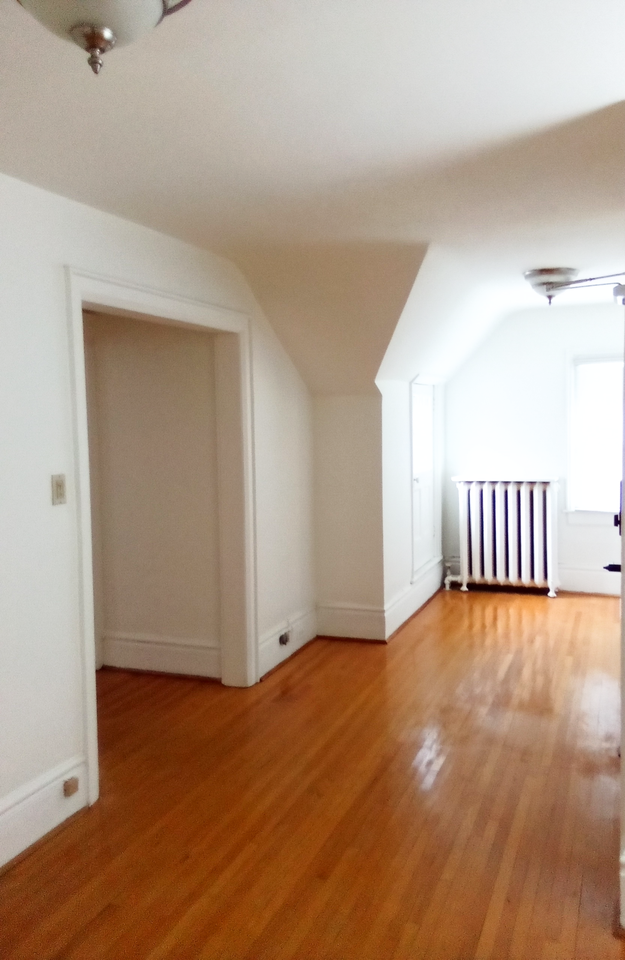 St Clair Ave W & Oakwood Ave - Photo 3 of 14