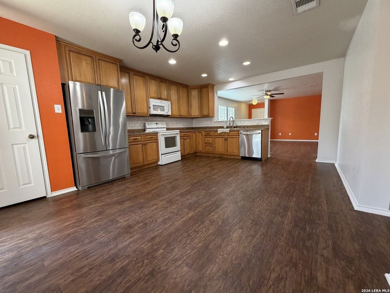 11102 Anarbor Fld - Photo 6 of 44