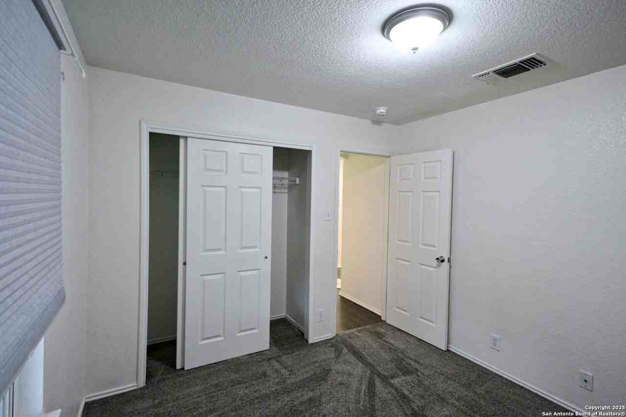 419 Aaron Ln - Photo 4 of 30
