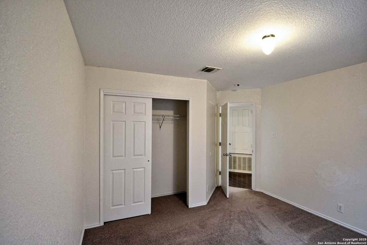 419 Aaron Ln - Photo 7 of 30