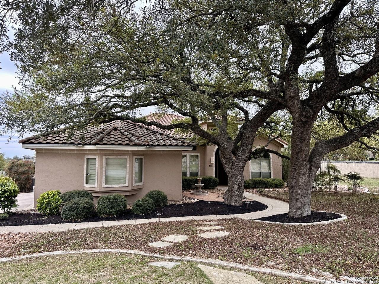 402 Cameron Cir - Photo 5 of 30