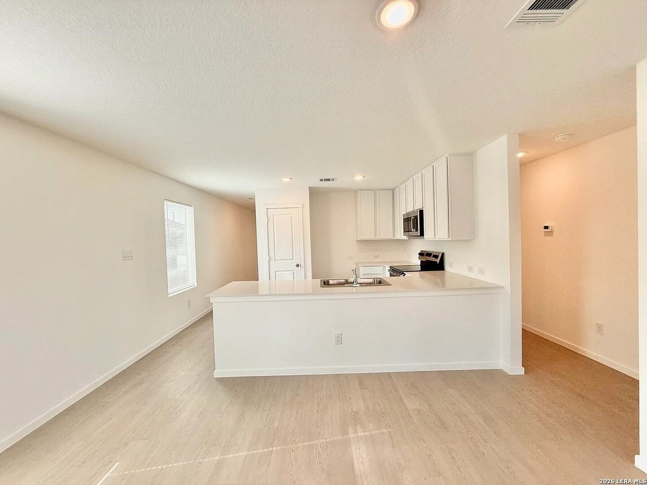 21042 Sumac Grv - Photo 3 of 13