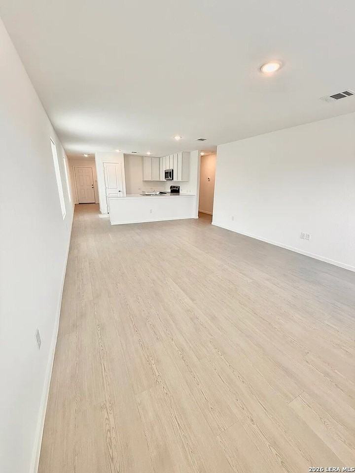 21042 Sumac Grv - Photo 4 of 13