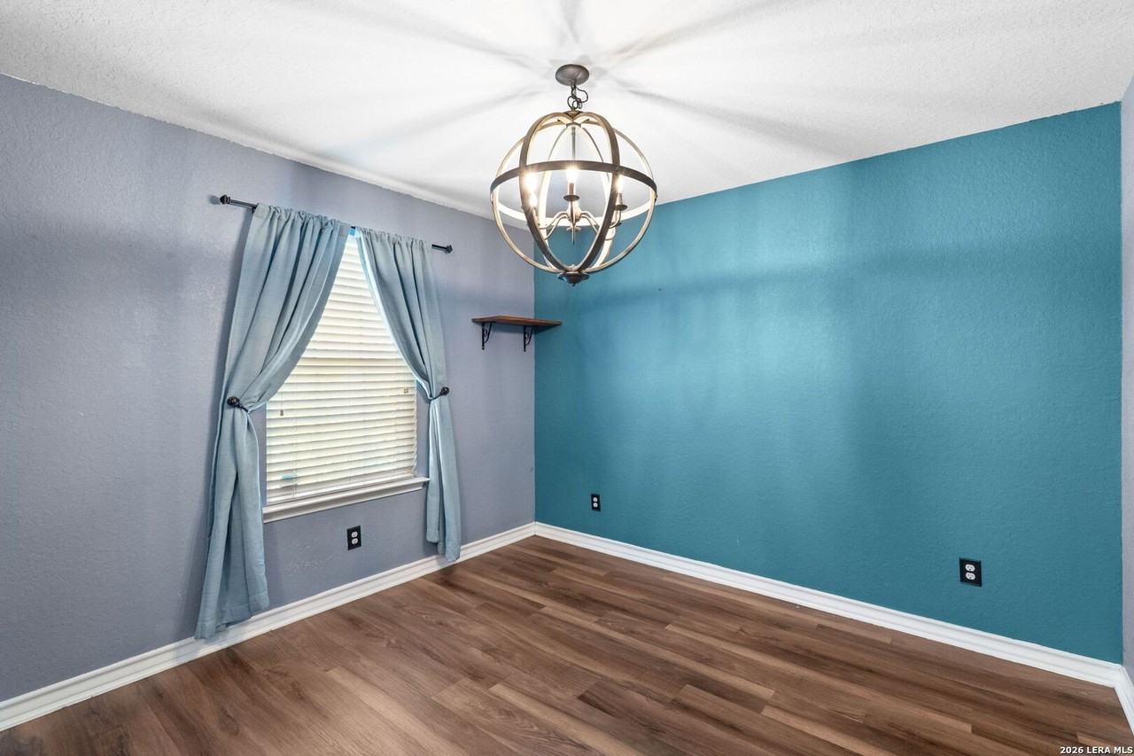 2819 Davis Trce - Photo 4 of 16