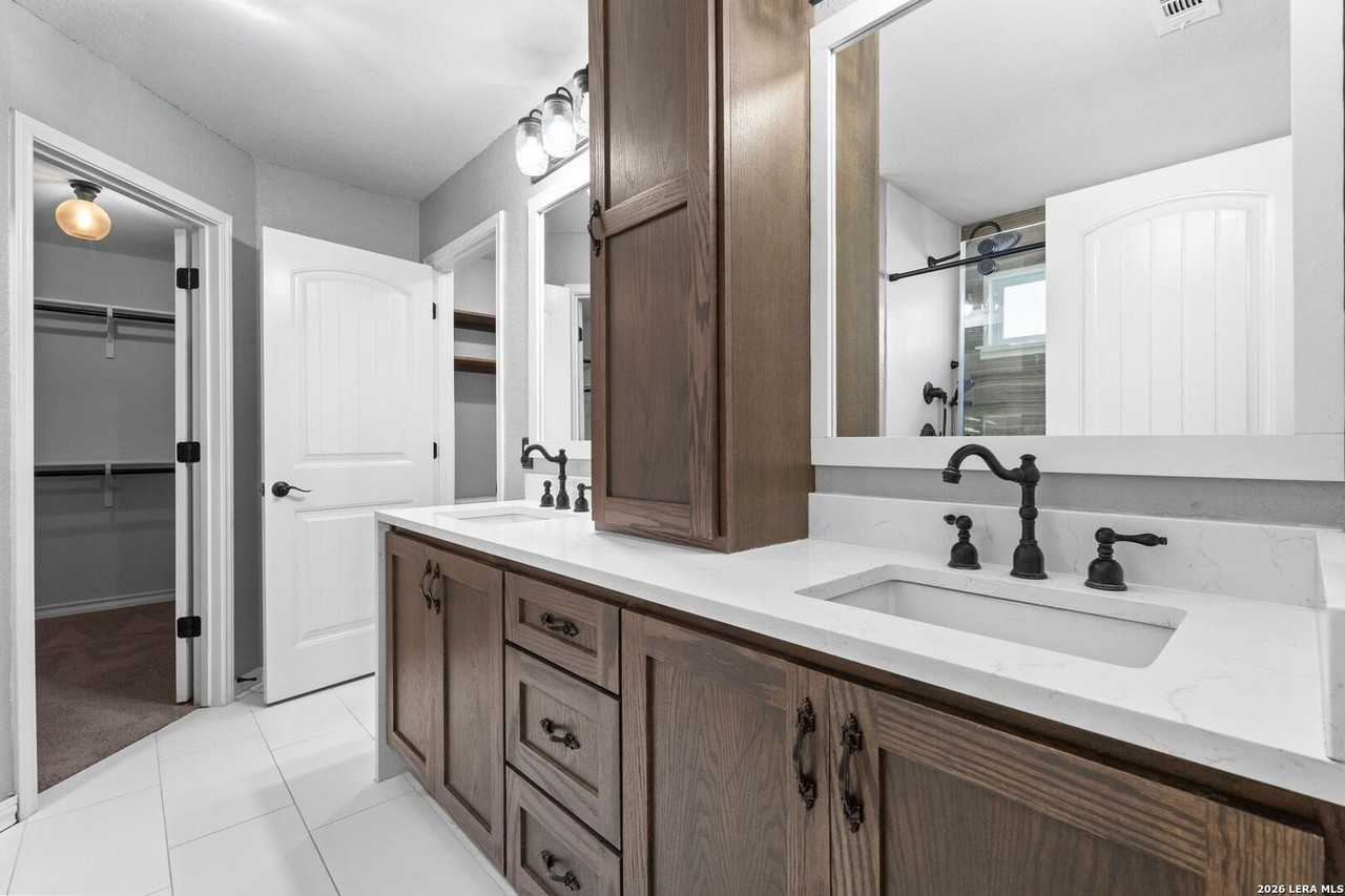 2819 Davis Trce - Photo 6 of 16