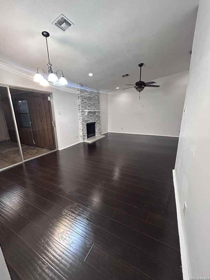 2615 Lakebriar St - Photo 2 of 13