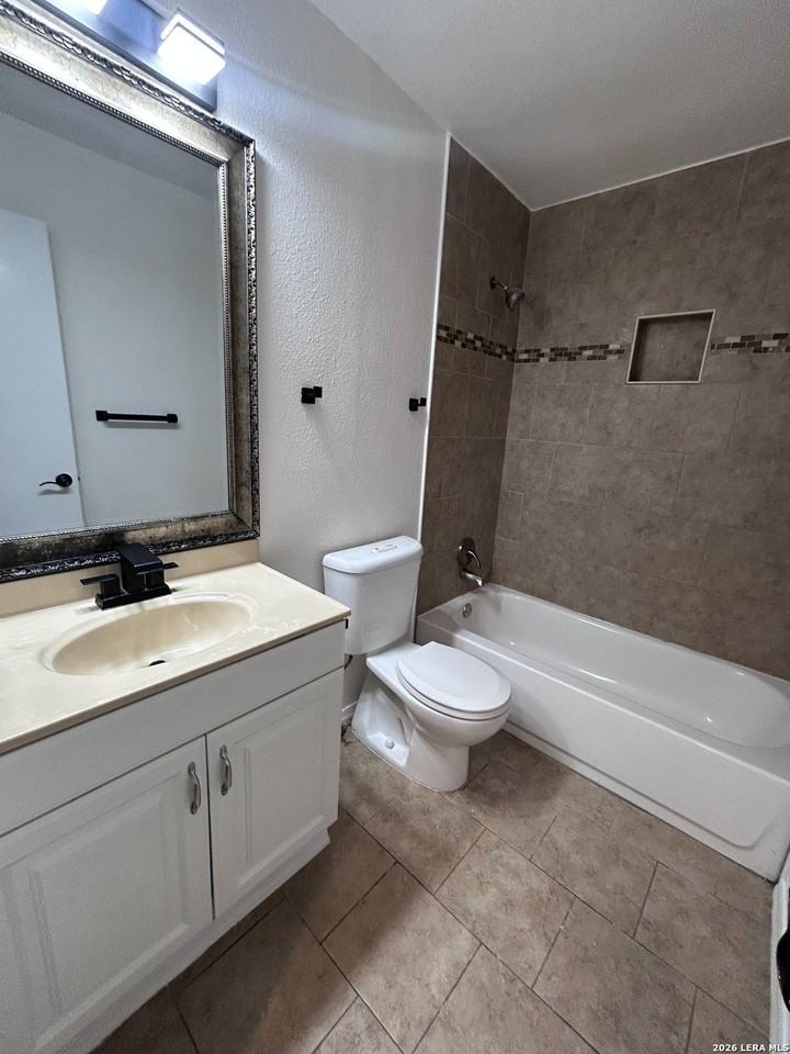 2615 Lakebriar St - Photo 7 of 13