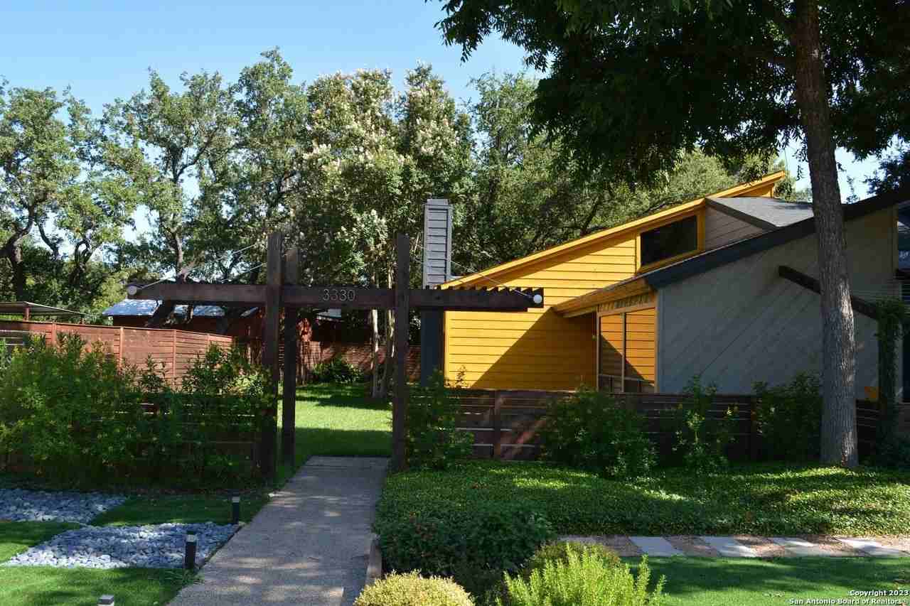 3330 Trailway Park St - Photo 6 of 37