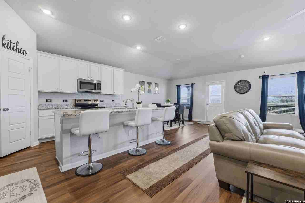 5538 Jade Vly - Photo 3 of 25