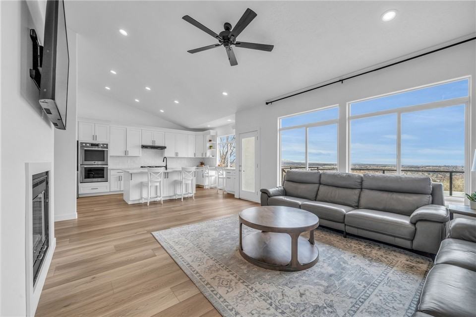 859 E Molasses Mill Dr - Photo 3 of 27