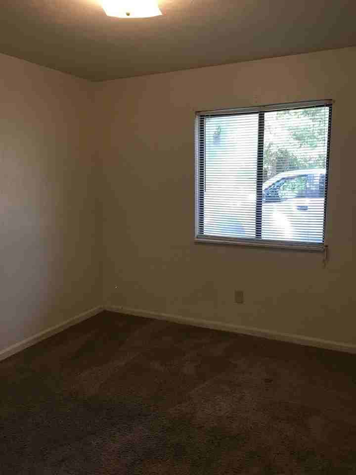 2007 Bradford Ct - Photo 5 of 8