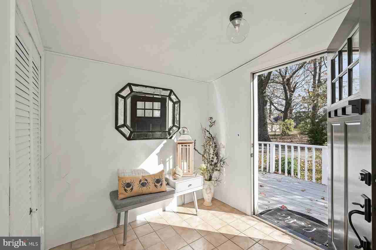 4706 Frederick Ave - Photo 3 of 50