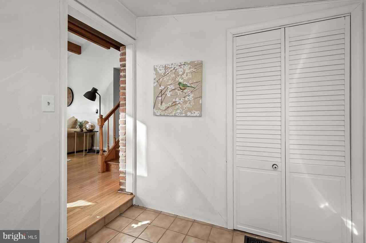 4706 Frederick Ave - Photo 4 of 50