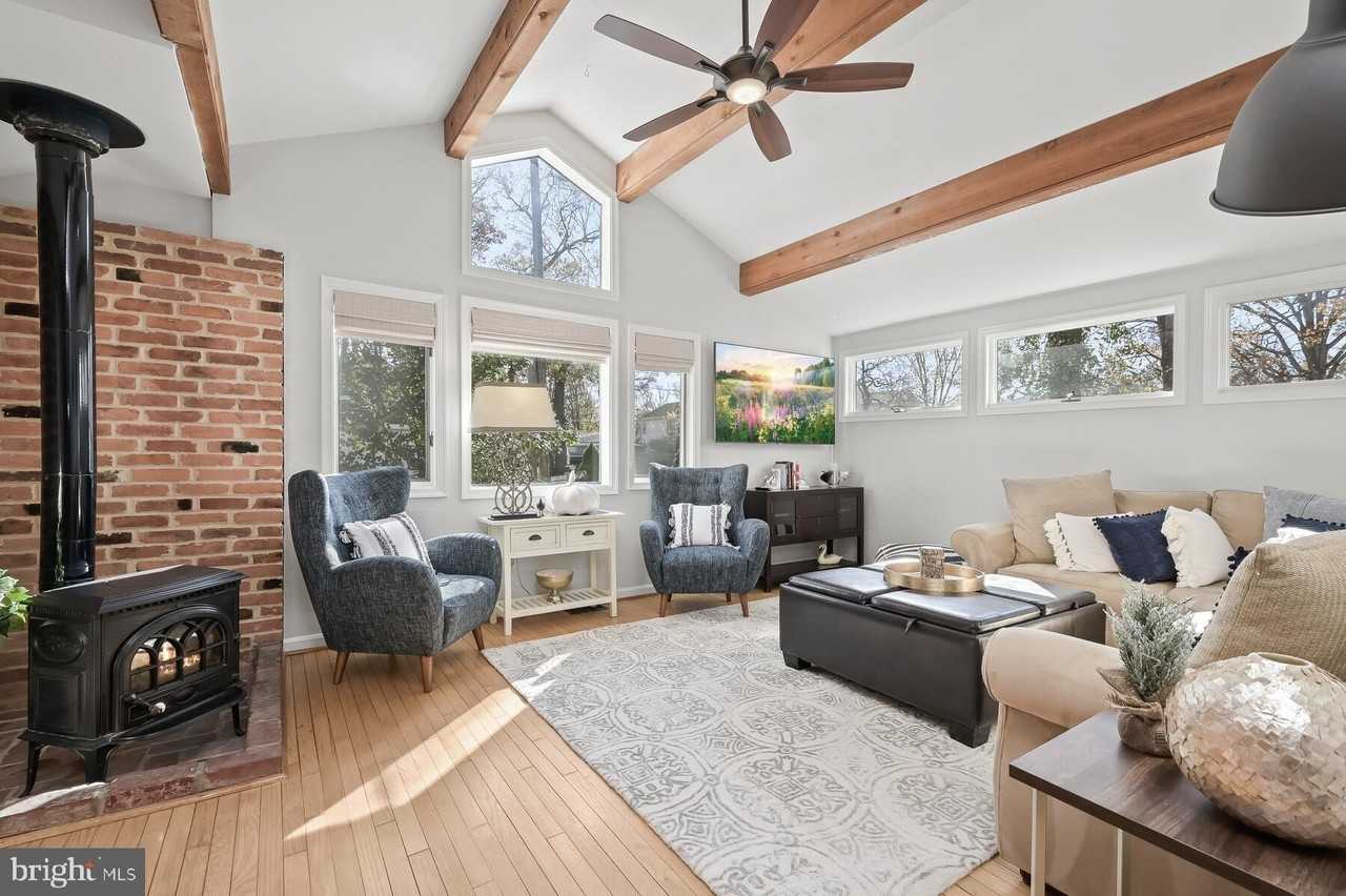 4706 Frederick Ave - Photo 5 of 50