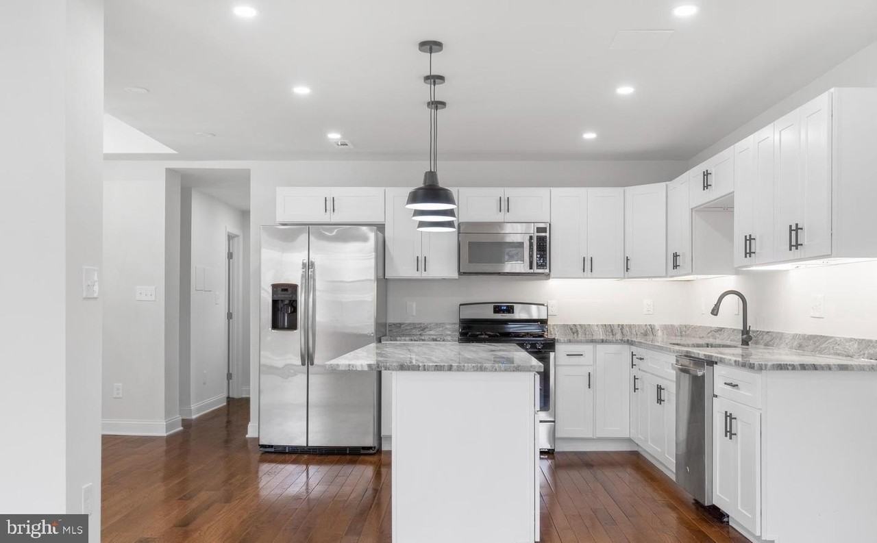 2128 N Pulaski St - Photo 3 of 5