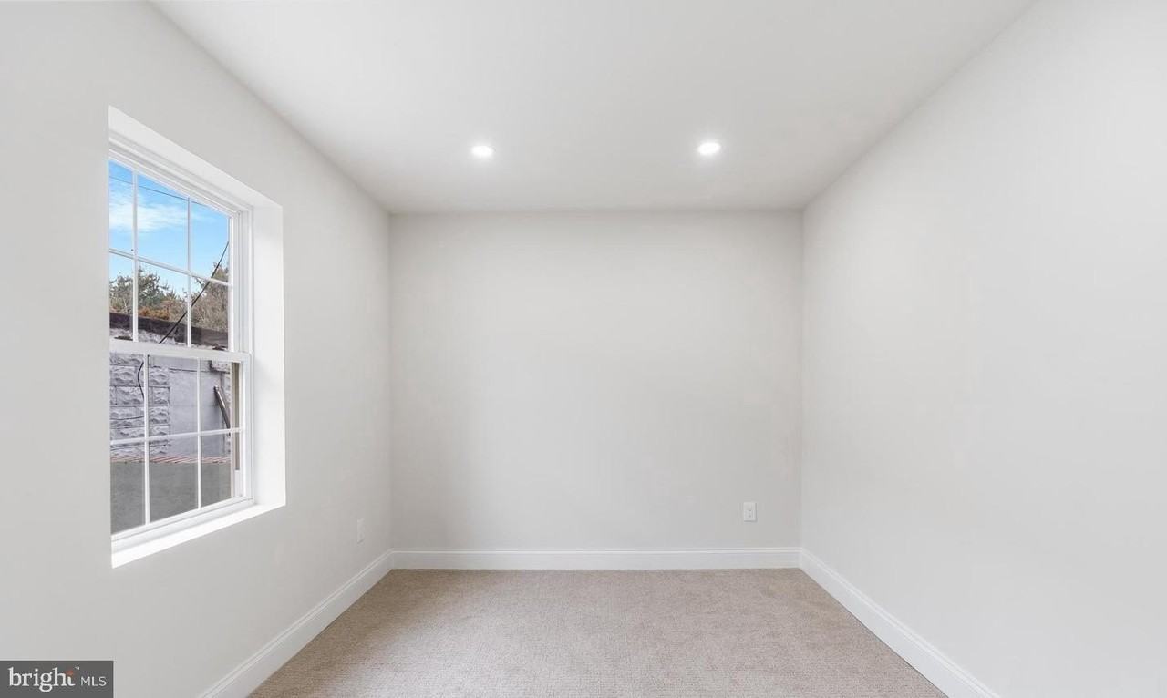 2128 N Pulaski St - Photo 4 of 5