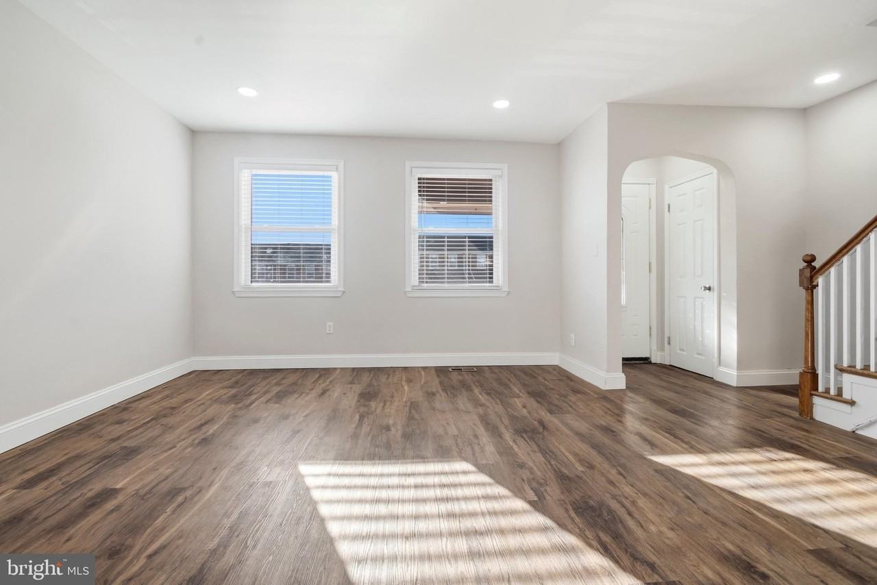 3426 Parklawn Ave - Photo 3 of 17