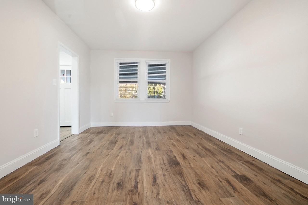 3426 Parklawn Ave - Photo 4 of 17