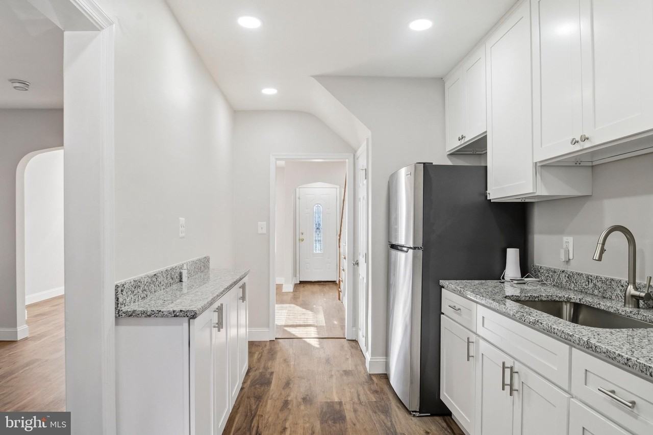 3426 Parklawn Ave - Photo 7 of 17