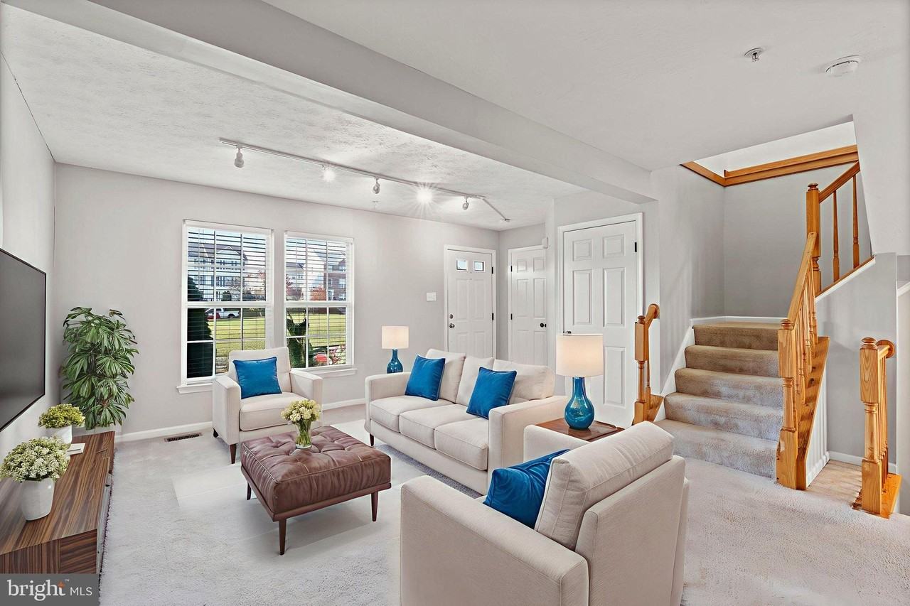 5030 Finsbury Rd - Photo 2 of 43